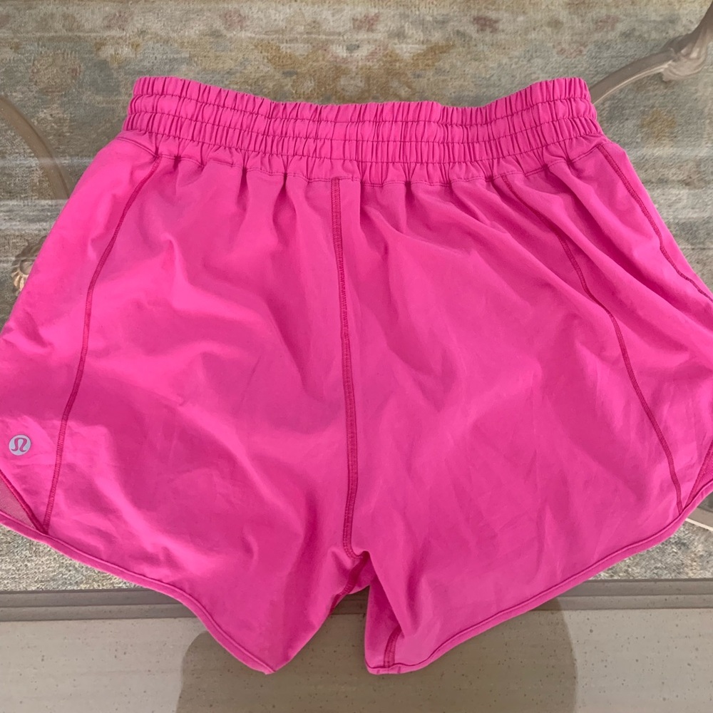 Lululemon hotty hot short sonic pink